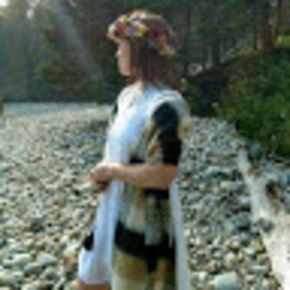 Meet your Posher, Amber - Picture 1 of 1